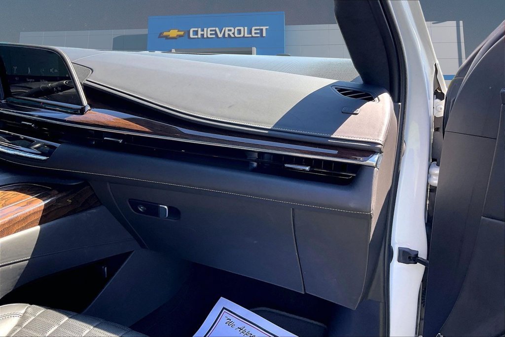 Used 2021 Cadillac Escalade Premium Luxury Platinum AWD/4WD image 30