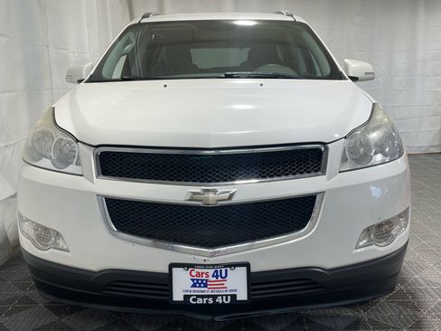Used 2011 Chevrolet Traverse LT image 2