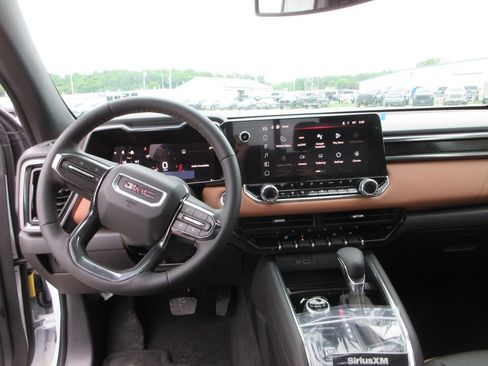 New 2026 GMC Canyon AT4 w/ Technology Plus Package AWD/4WD image 17