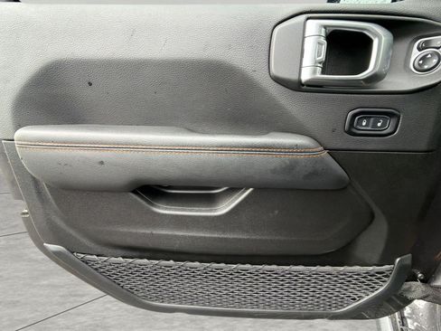 Used 2023 Jeep Gladiator Mojave w/ LED Lighting Group AWD/4WD image 78