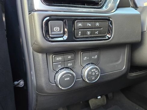 New 2026 GMC Yukon Denali AWD/4WD image 12