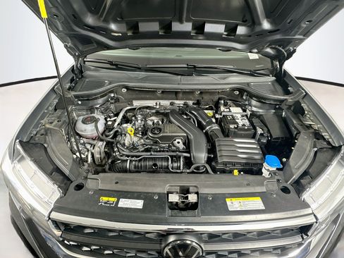 Used 2024 Volkswagen Taos SE AWD/4WD image 31