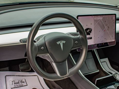 Used 2020 Tesla Model 3 Standard Range Plus RWD image 23