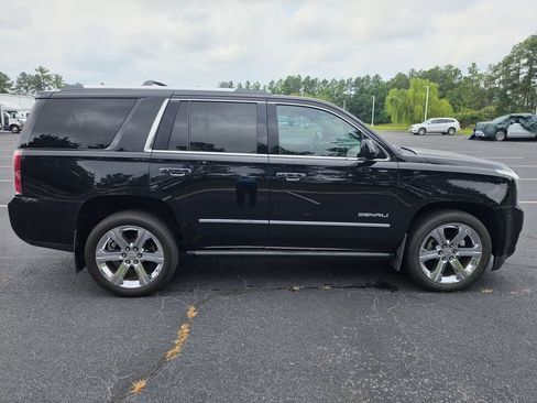 Used 2015 GMC Yukon Denali w/ Premium Package AWD/4WD image 10