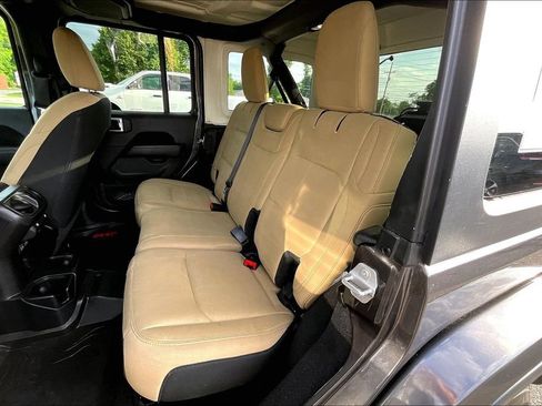 Used 2021 Jeep Wrangler Unlimited Sahara AWD/4WD image 24