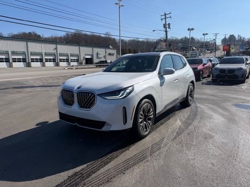 Certified 2025 BMW X3 xDrive30i w/ Premium Package image 3