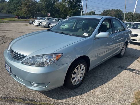 Used 2005 Toyota Camry LE FWD image 11