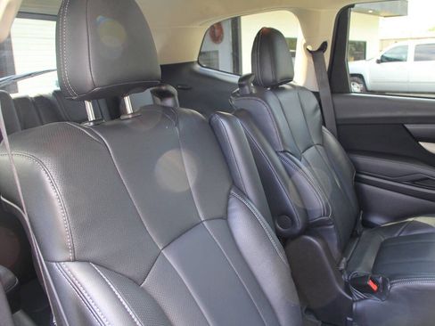 Used 2020 Subaru Ascent Premium w/ Convenience Package AWD/4WD image 17
