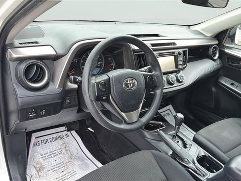 Used 2016 Toyota RAV4 LE AWD/4WD image 17
