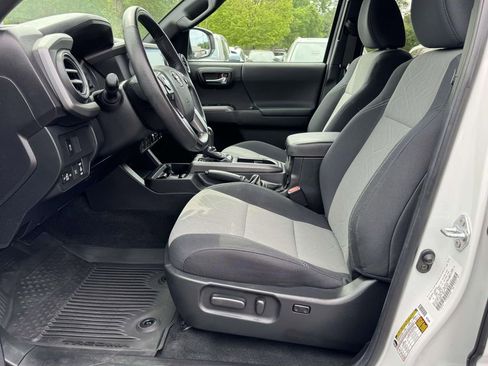 Used 2023 Toyota Tacoma TRD Off-Road w/ Technology Package AWD/4WD image 20
