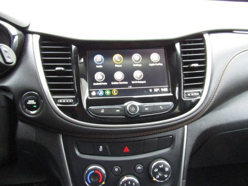 Used 2018 Chevrolet Trax LT w/ Driver Confidence Package image 19