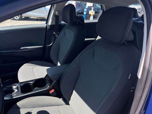 Used 2025 Kia K4 FWD image 28