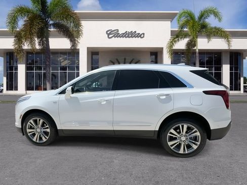Certified 2024 Cadillac XT5 Premium Luxury w/ Technology Package FWD image 9