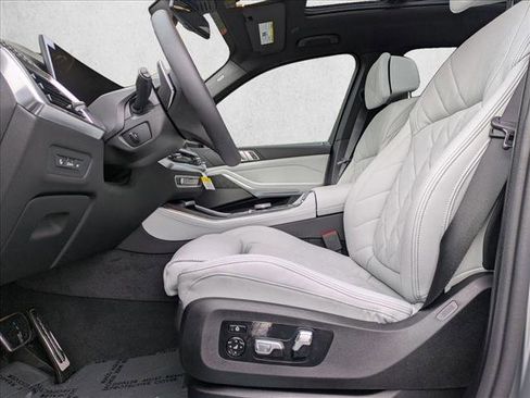New 2026 BMW X5 xDrive50e w/ M Sport Package image 4