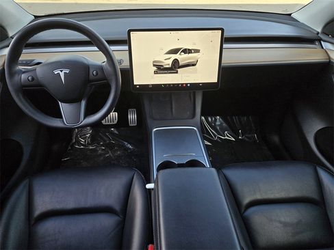 Used 2023 Tesla Model Y Long Range image 13