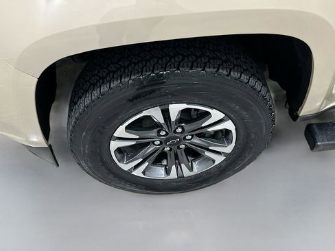 Used 2022 Chevrolet Colorado Z71 AWD/4WD image 29