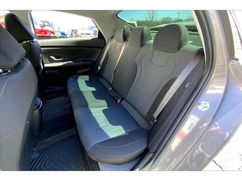 Used 2024 Hyundai Elantra SE image 22