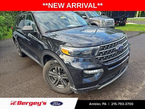 Used 2021 Ford Explorer XLT w/ Equipment Group 202A AWD/4WD image 1