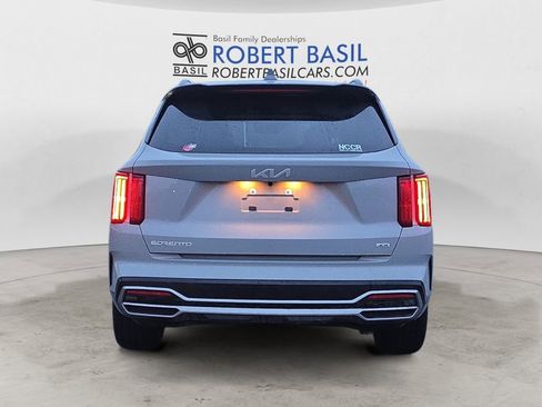 Used 2023 Kia Sorento SX image 4