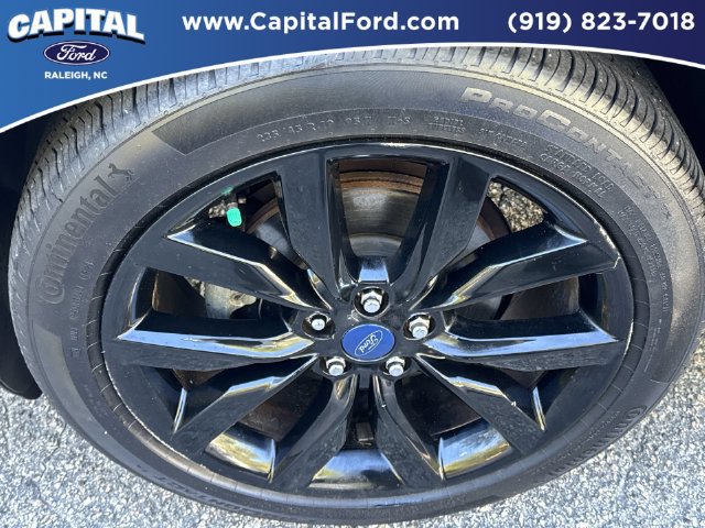 Used 2017 Ford Escape SE w/ SE Sport Appearance Package FWD image 13