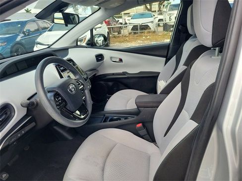 Used 2019 Toyota Prius LE image 11