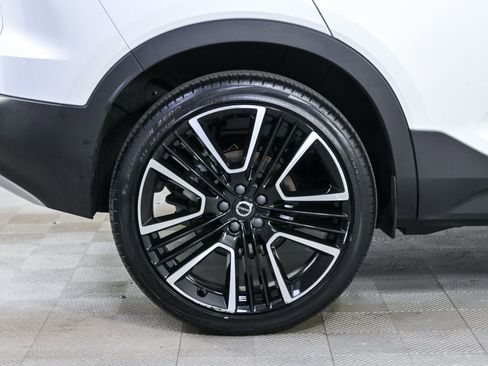 Used 2024 Volvo XC40 B5 Ultimate w/ Protection Package Premier image 40