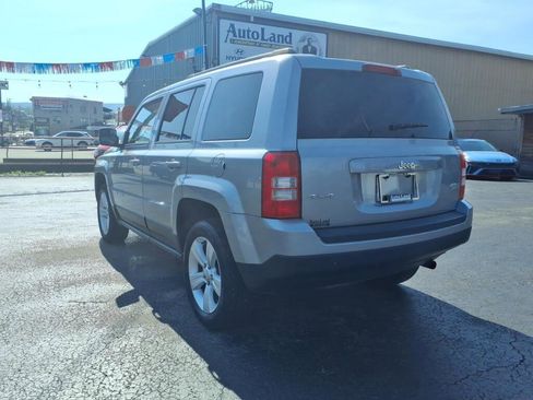 Used 2015 Jeep Patriot Latitude AWD/4WD image 6