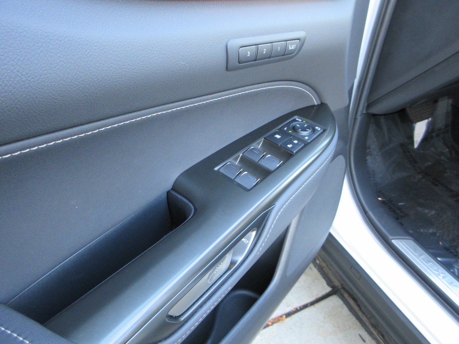 Used 2026 Lexus NX 450h+ AWD w/ Accessory Package (Z2) image 30