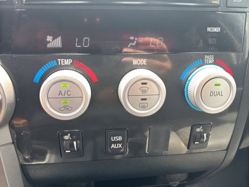 Used 2012 Toyota Tundra Limited w/ Memory Pkg AWD/4WD image 29