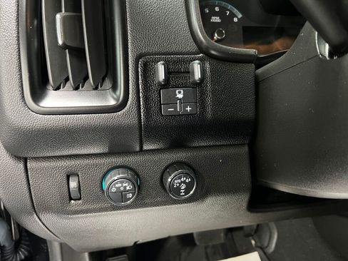 Used 2021 Chevrolet Colorado ZR2 w/ ZR2 Midnight Special Edition image 13