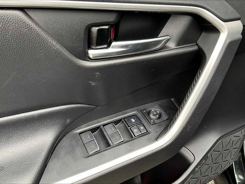 Certified 2022 Toyota RAV4 XLE image 31