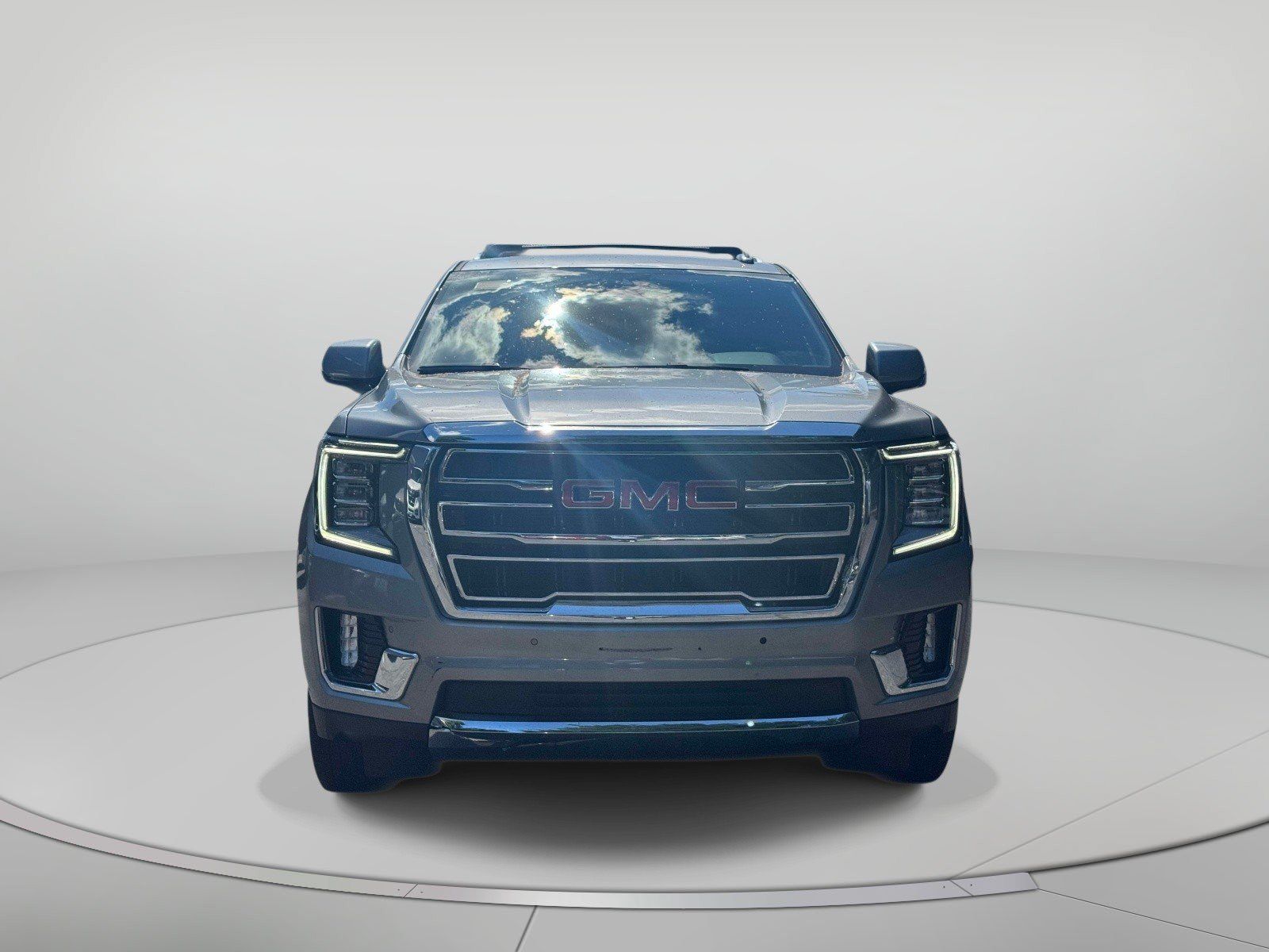 Used 2023 GMC Yukon SLT w/ SLT Premium Package AWD/4WD image 2