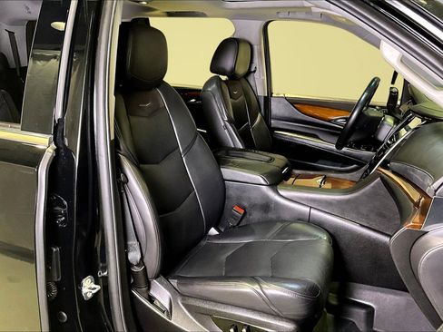 Used 2018 Cadillac Escalade Luxury image 28