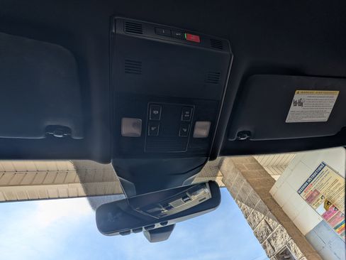 Used 2025 Volkswagen Jetta Sport image 28