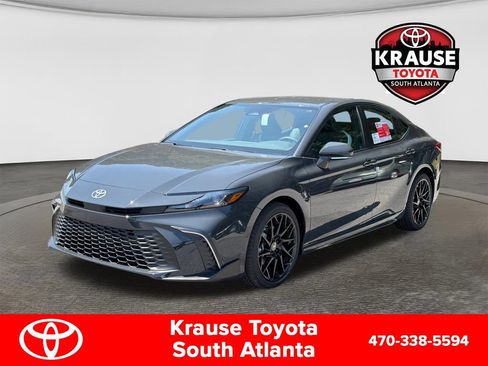 New 2026 Toyota Camry Hybrid FWD image 3