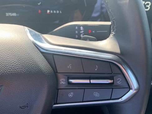 Certified 2025 Chevrolet Equinox LT FWD image 10