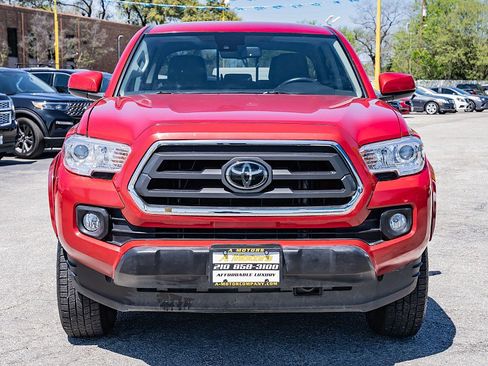 Used 2022 Toyota Tacoma SR5 RWD image 2