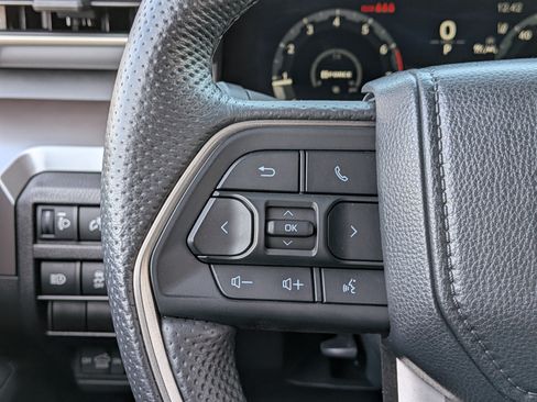 Used 2024 Toyota Tacoma TRD Sport AWD/4WD image 32