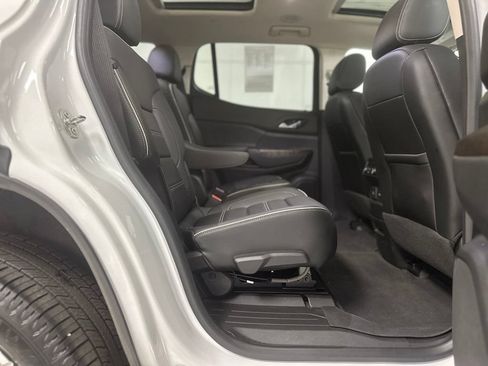 Used 2021 GMC Acadia Denali w/ Denali Technology Package FWD image 25