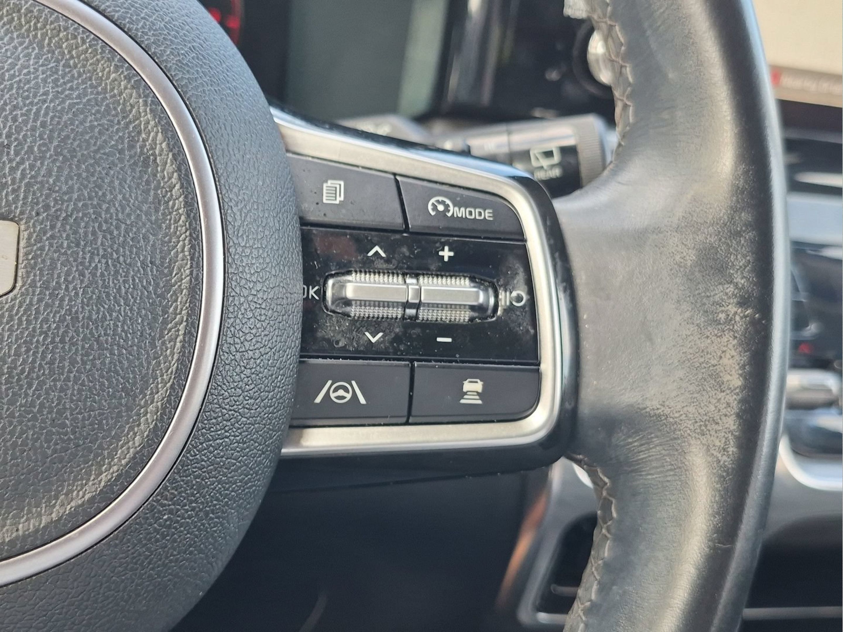 Used 2023 Kia Sorento SX FWD image 10