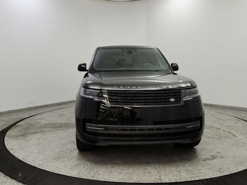Used 2025 Land Rover Range Rover SE AWD/4WD image 8