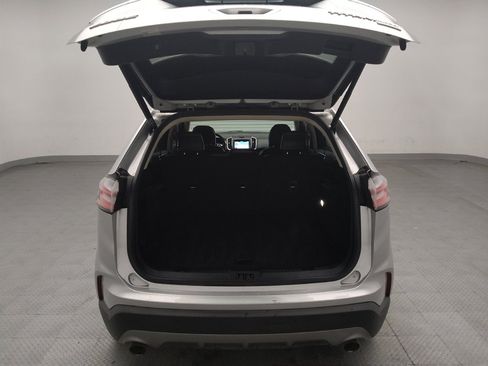 Used 2019 Ford Edge Titanium FWD image 29