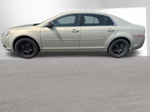 Used 2010 Chevrolet Malibu LS image 2