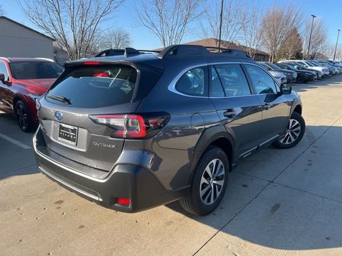 Used 2025 Subaru Outback image 6