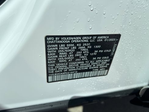 Certified 2023 Volkswagen Atlas Cross Sport SE w/ Panoramic Sunroof Package FWD image 31