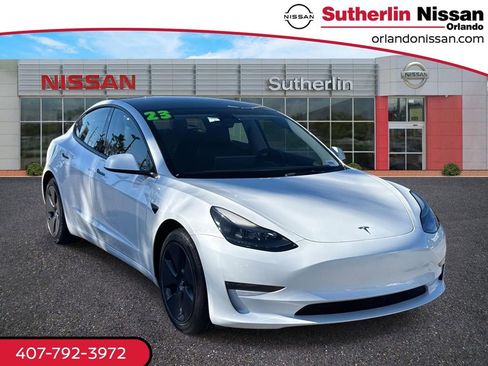 Used 2023 Tesla Model 3 Standard Range image 1