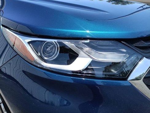 Used 2020 Chevrolet Equinox LT w/ Driver Convenience Package image 11