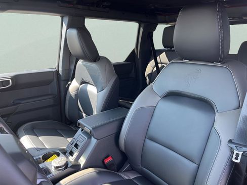 New 2026 Ford Bronco Outer Banks w/ Sasquatch Package AWD/4WD image 14
