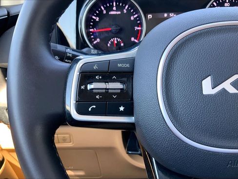 Certified 2024 Kia Carnival EX FWD image 24