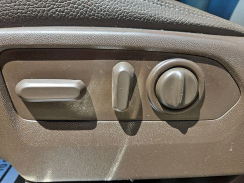 Used 2019 GMC Sierra 1500 Denali w/ Denali Ultimate Package AWD/4WD image 8